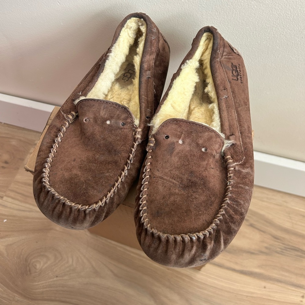 UGG Australia Women’s Dakota Moccasin Loafer Slippers 8